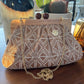 Pochette en raphia