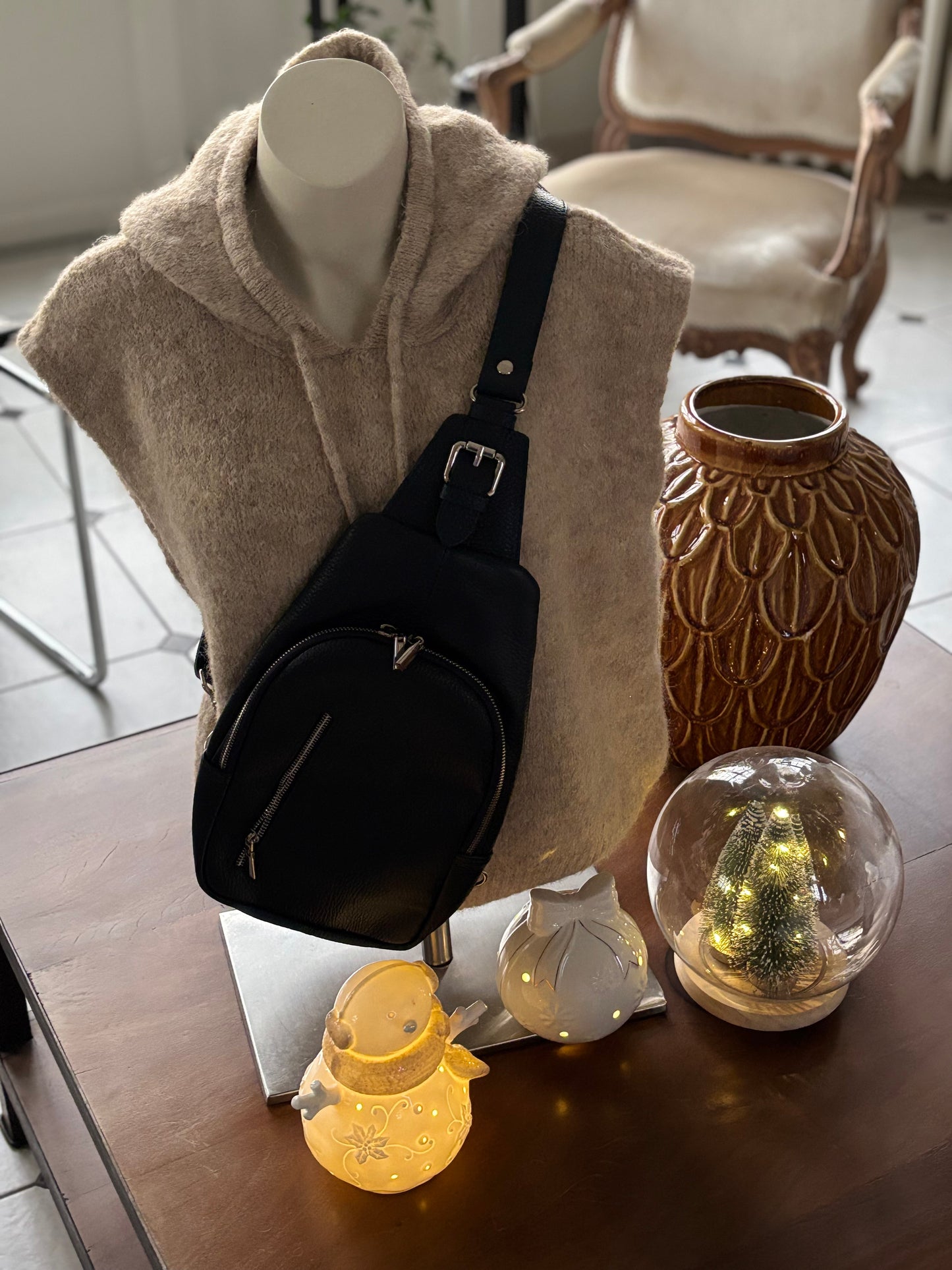 Pull sans manche à capuche