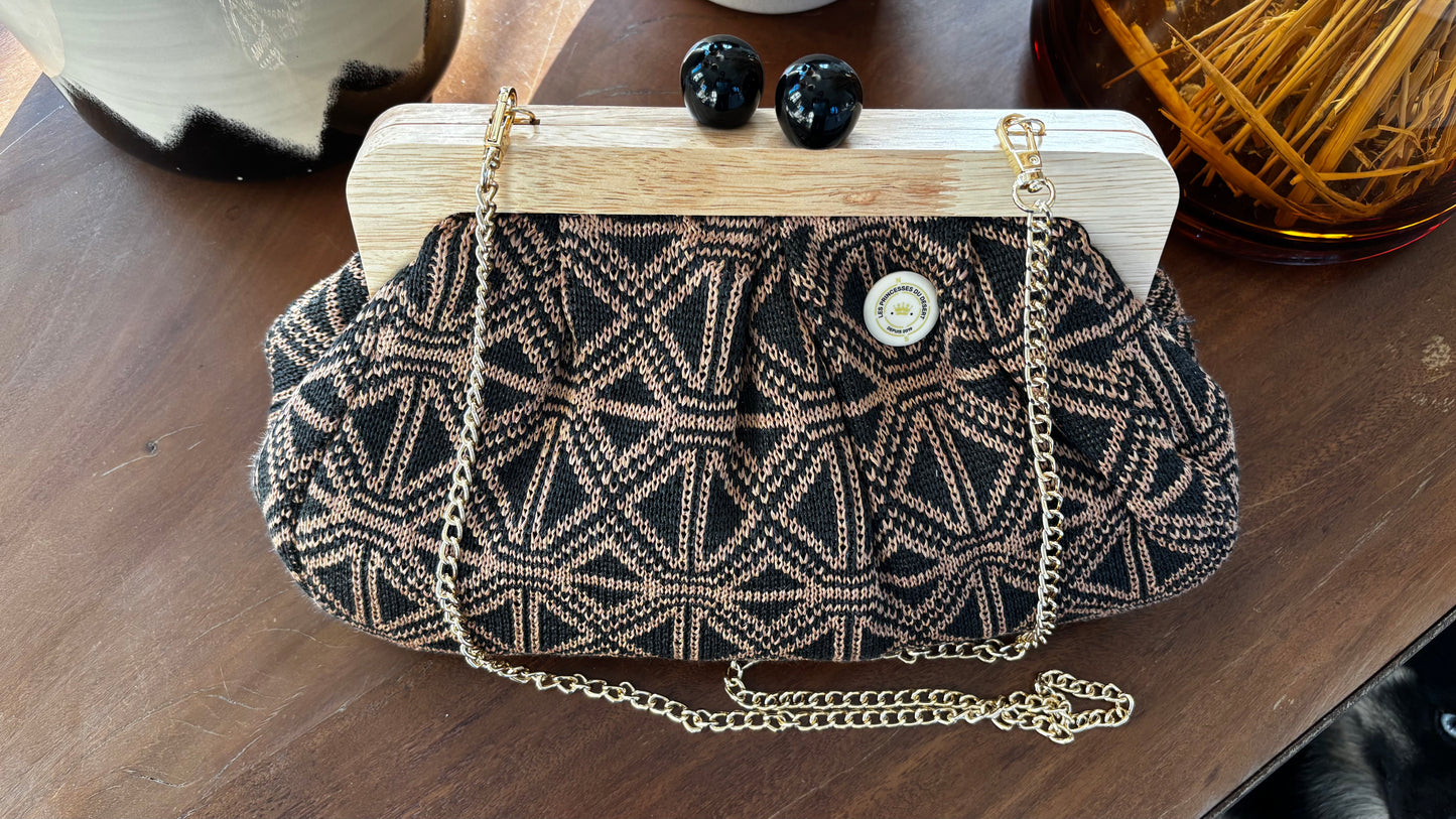 Pochette en raphia