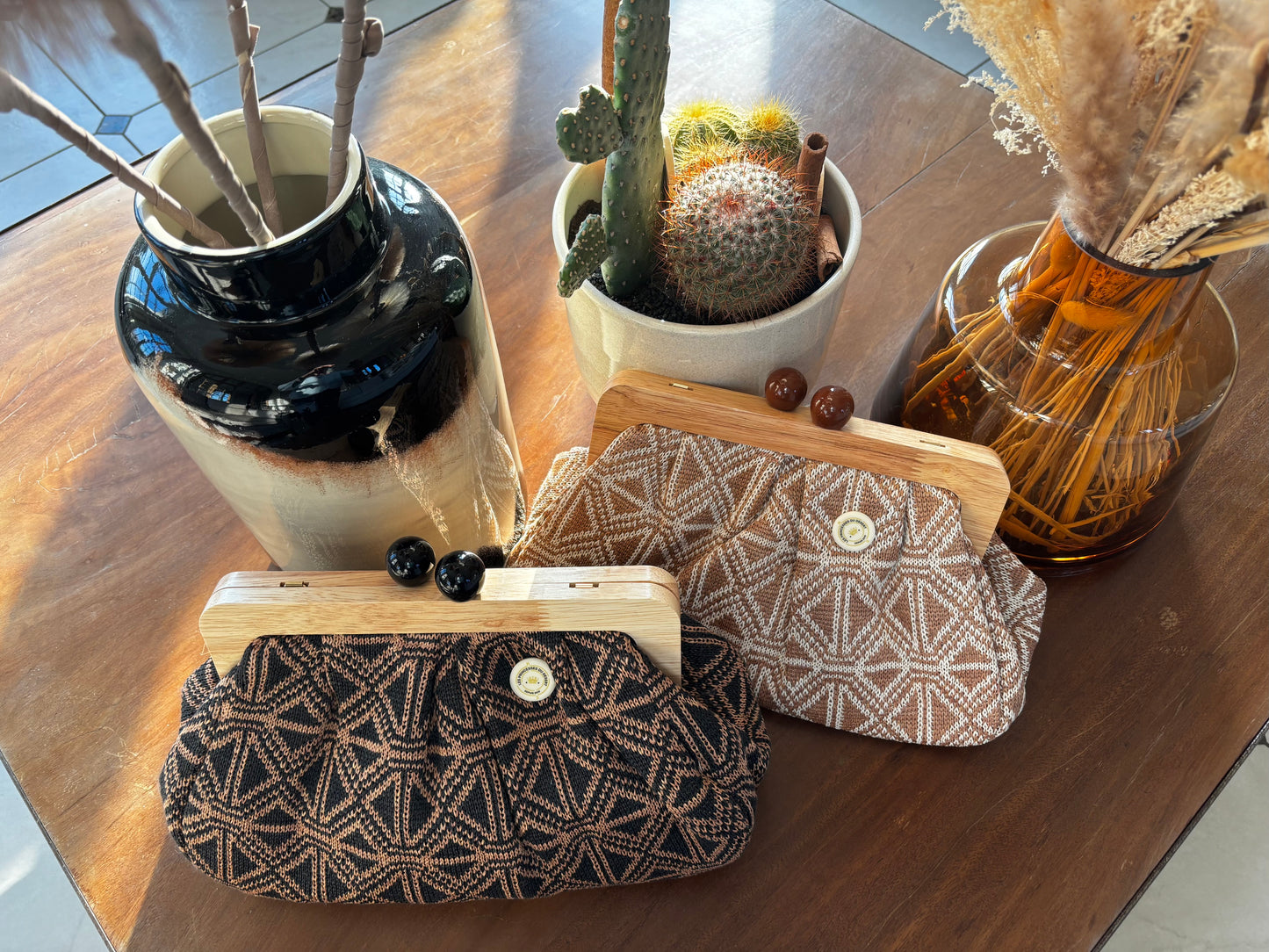 Pochette en raphia